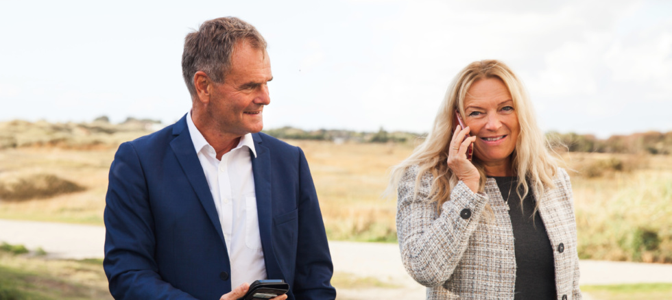 https://vikenfiber.dentsucreative.no/wp-content/uploads/2021/09/Administrerende-direktor-Tor-Morten-Osmundsen-og-styreleder-Toril-Nag-i-Altibox--980x438.jpg