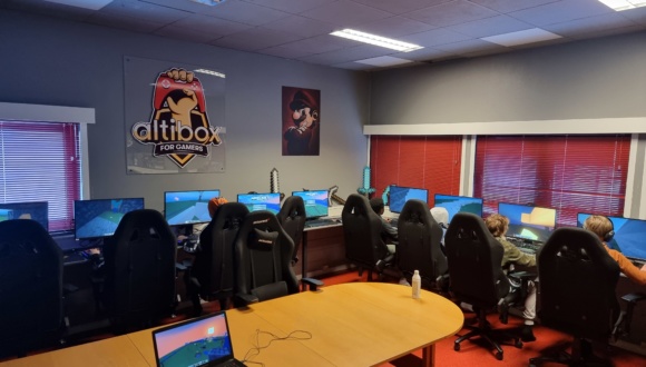 Fullt hus! Bilde fra Spillhuset sin Minecraft-uke for mellomtrinnet i vinterferien.