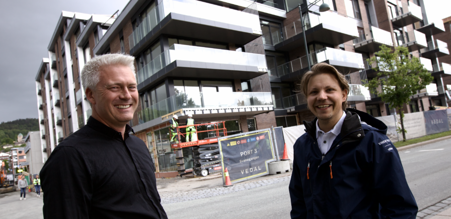 https://vikenfiber.dentsucreative.no/wp-content/uploads/2022/08/Morten-Gregertsen-i-Union-Eiendom-og-Snorre-Steen-i-Viken-Fiber--e1710927582702-900x438.png